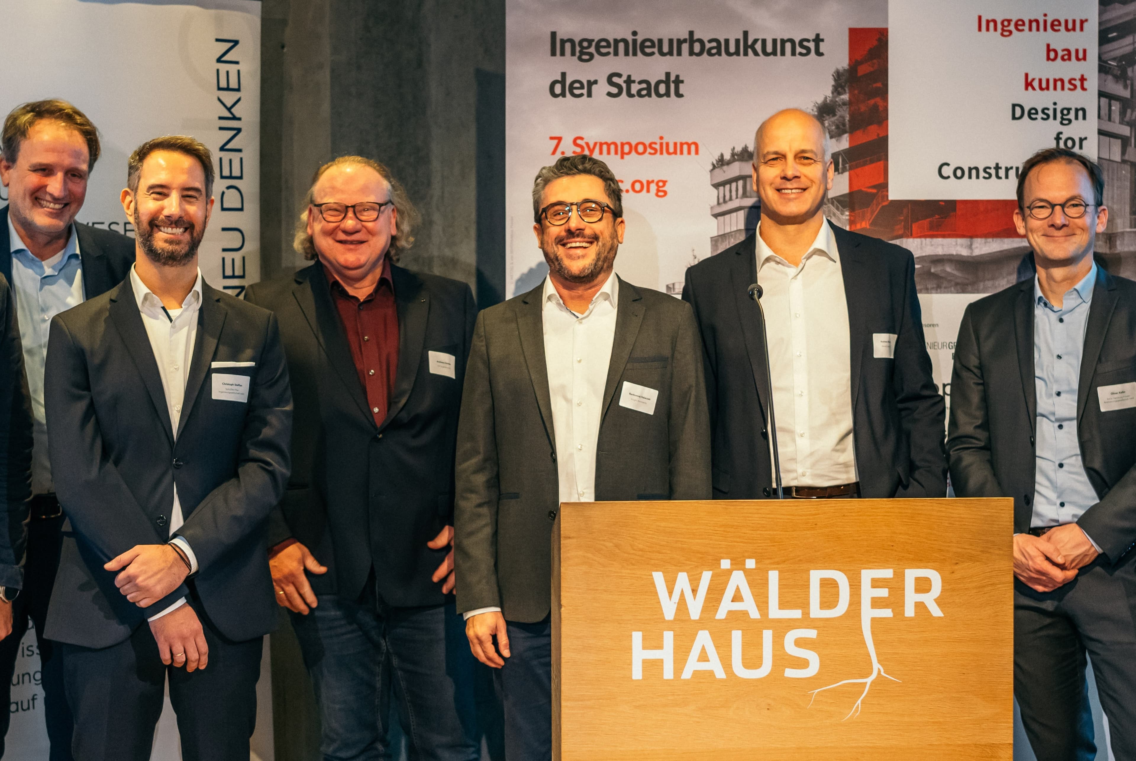 Bild 2 Marco Bida, Christoph Steffan (Schüßler-Plan), Andreas Danders (SSF Ingeieure), Bartolome Halaczek (Knight Architects), Andreas Malcher (Werner Sobek AG), Oliver Keller (ReGe Hamburg)